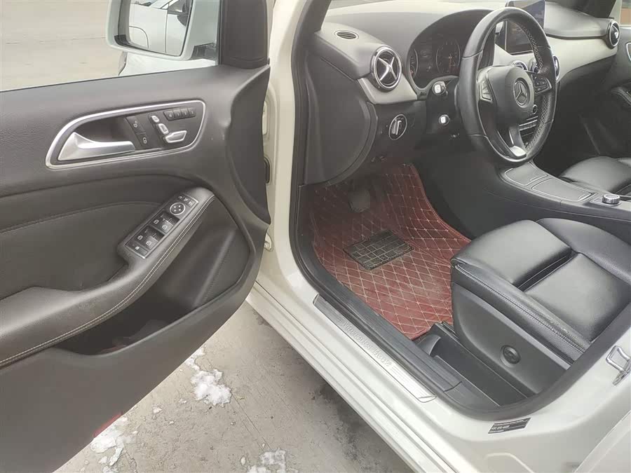 Mercedes-Benz B-Class 2019 — фото 16
