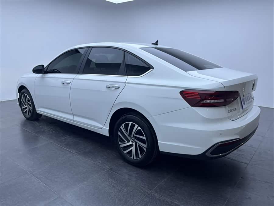Volkswagen Lavida 2023 — фото 23