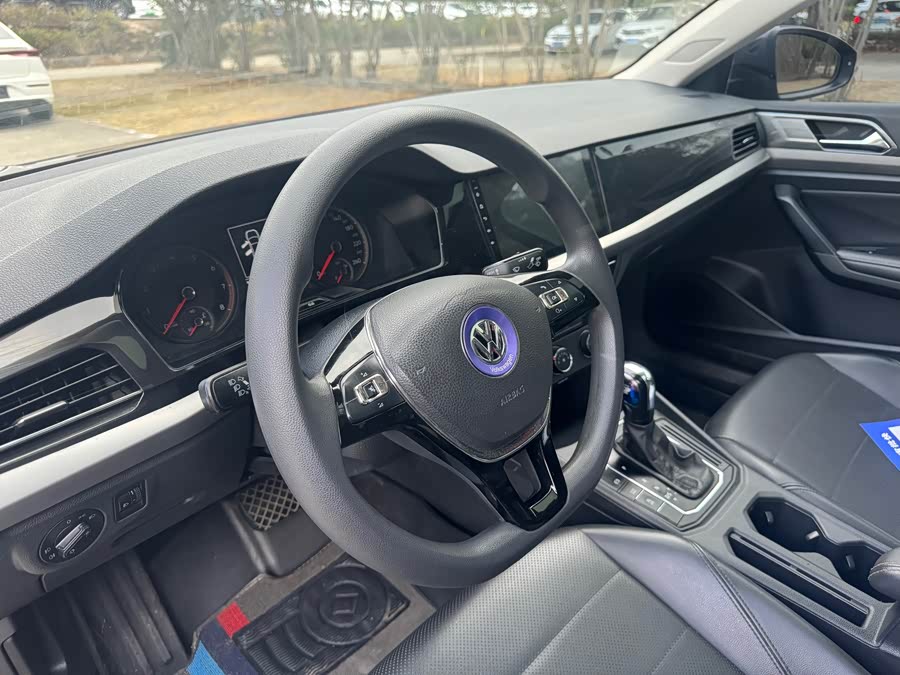 Volkswagen Lavida 2018 — фото 11