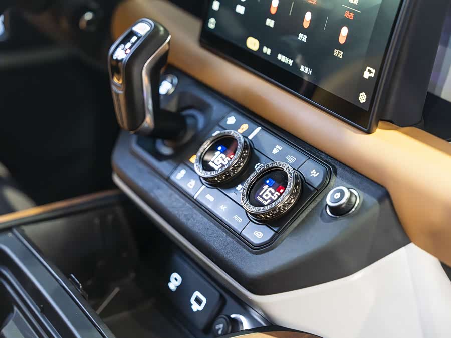 Land Rover Defender 2024 — фото 24