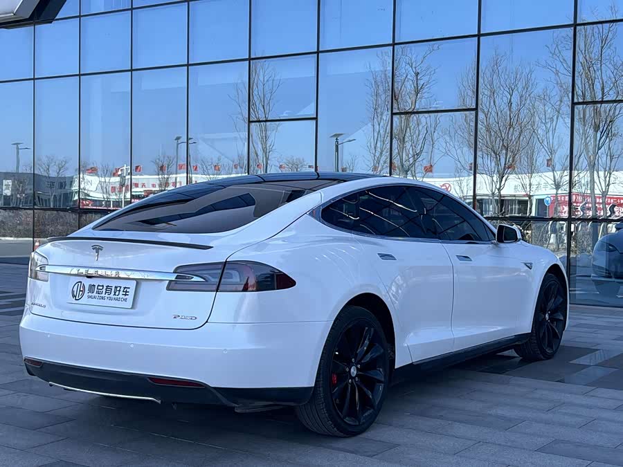 Tesla Model S 2015