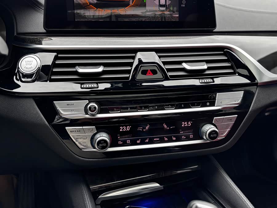 BMW 5 Series 2020 — фото 19