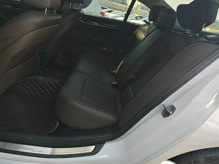 BMW 5 Series 2019 — фото 17