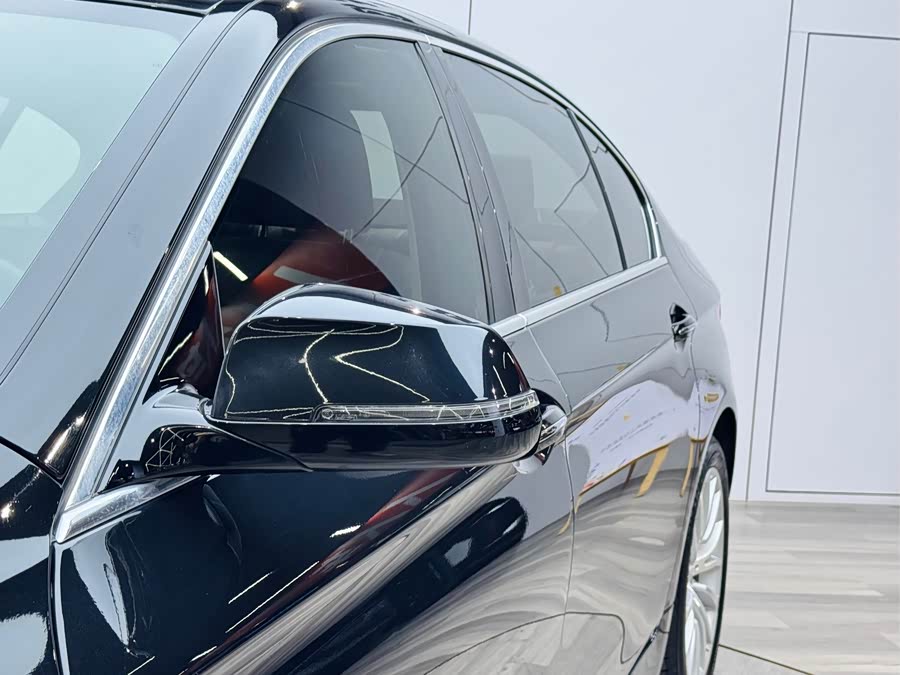 BMW 5 Series 2014 — фото 26