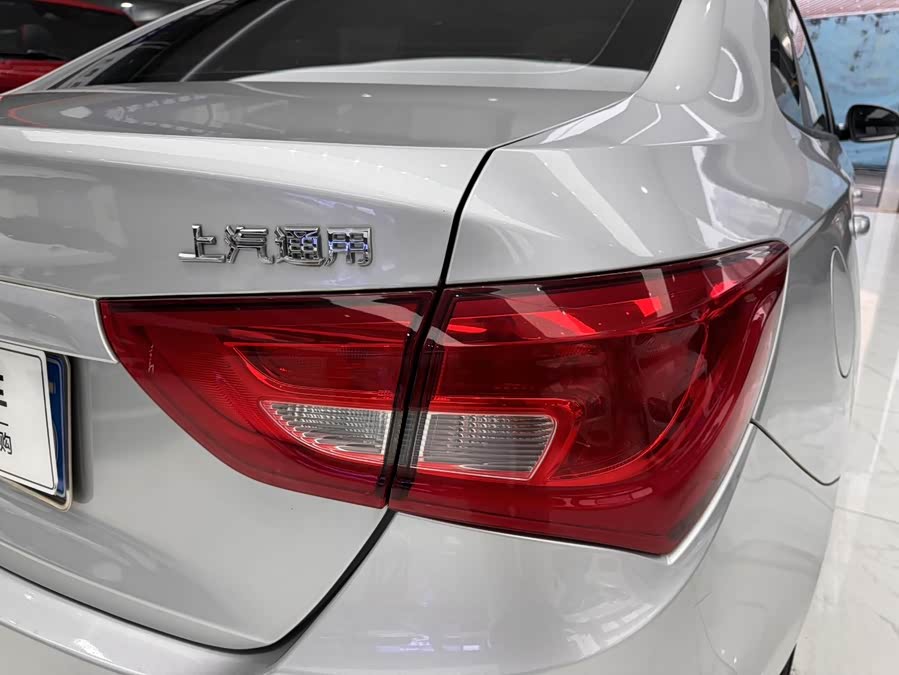Buick Excelle 2015 — фото 25