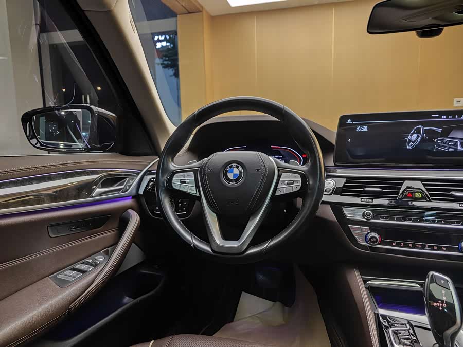 BMW 5 Series 2021 — фото 15