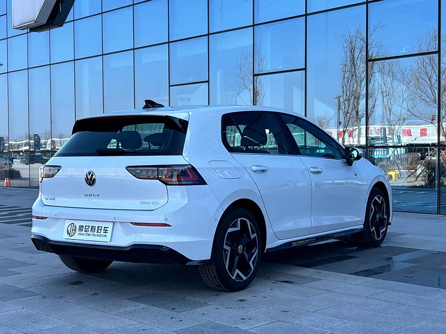 Volkswagen Golf 2025