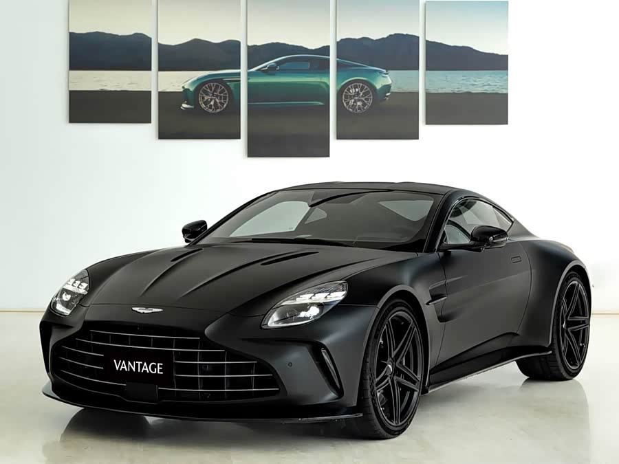 Aston Martin V8 Vantage 2024