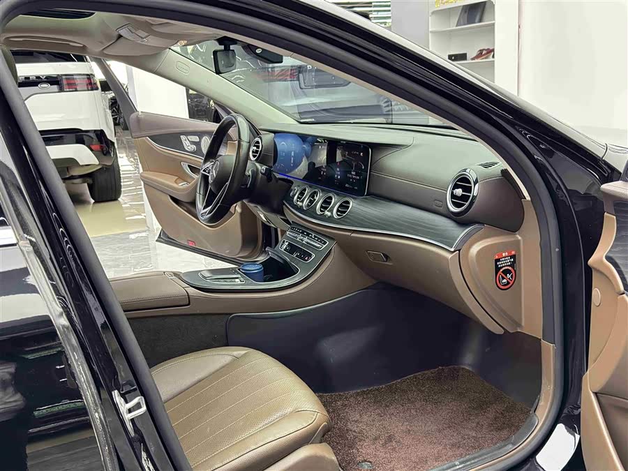 Mercedes-Benz E-Class 2022 — фото 8