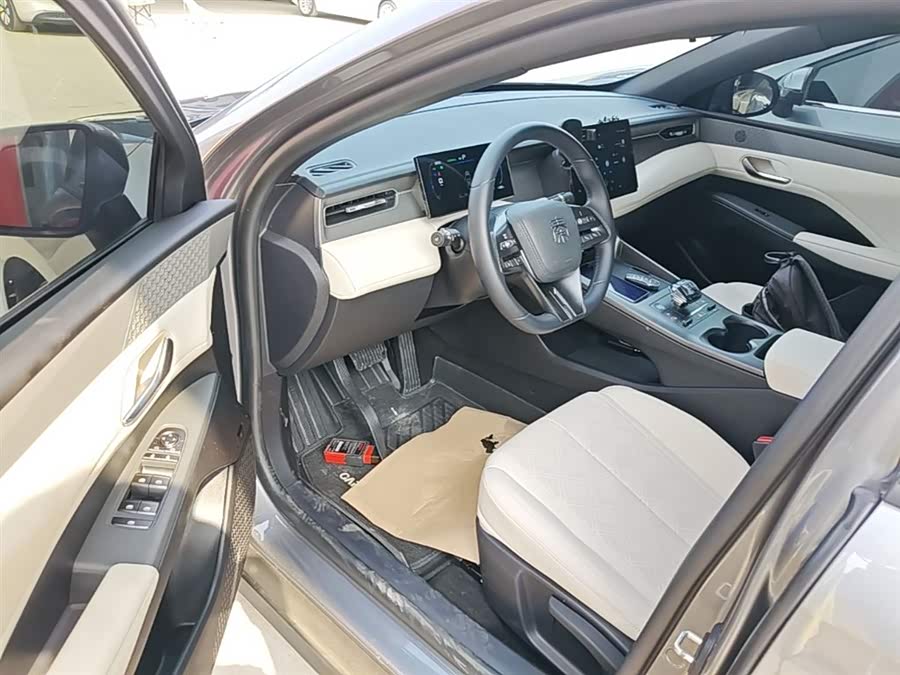 BYD Qin PLUS 2025 — фото 16
