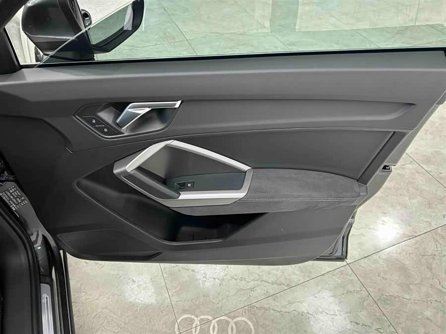 Audi Q3 2023 — фото 12