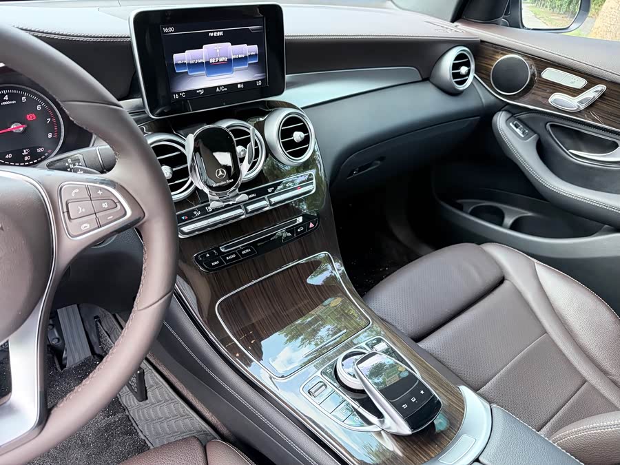 Mercedes-Benz GLC 2016 — фото 11