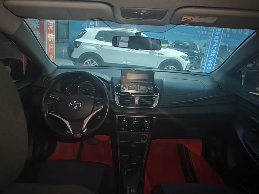Toyota Yaris L 2022