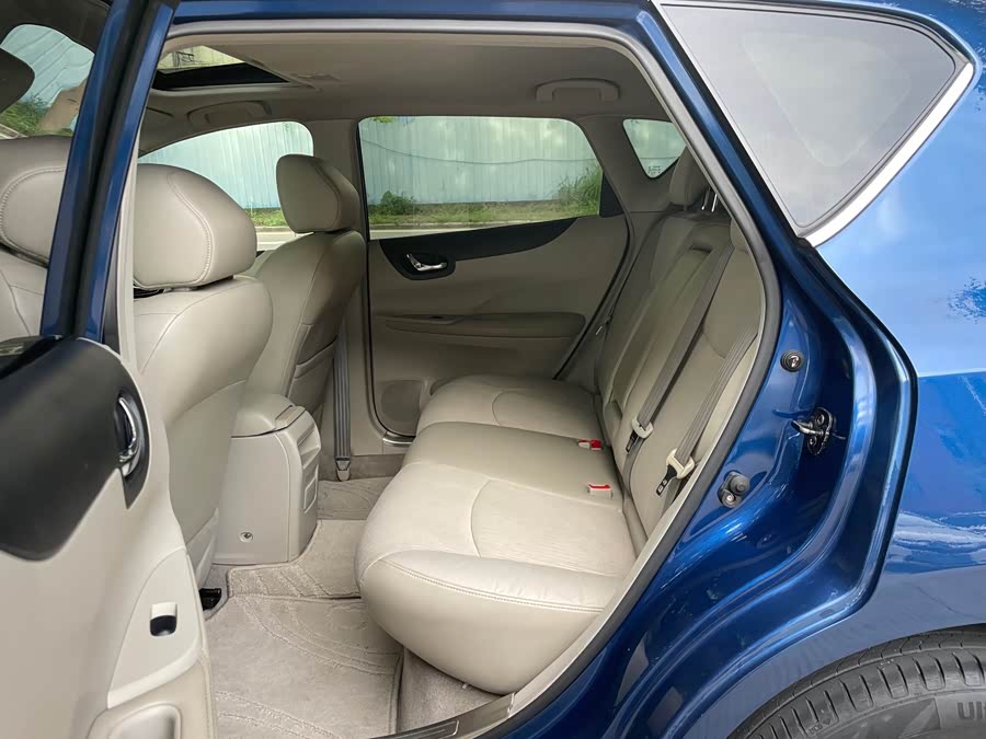 Nissan Tiida 2011
