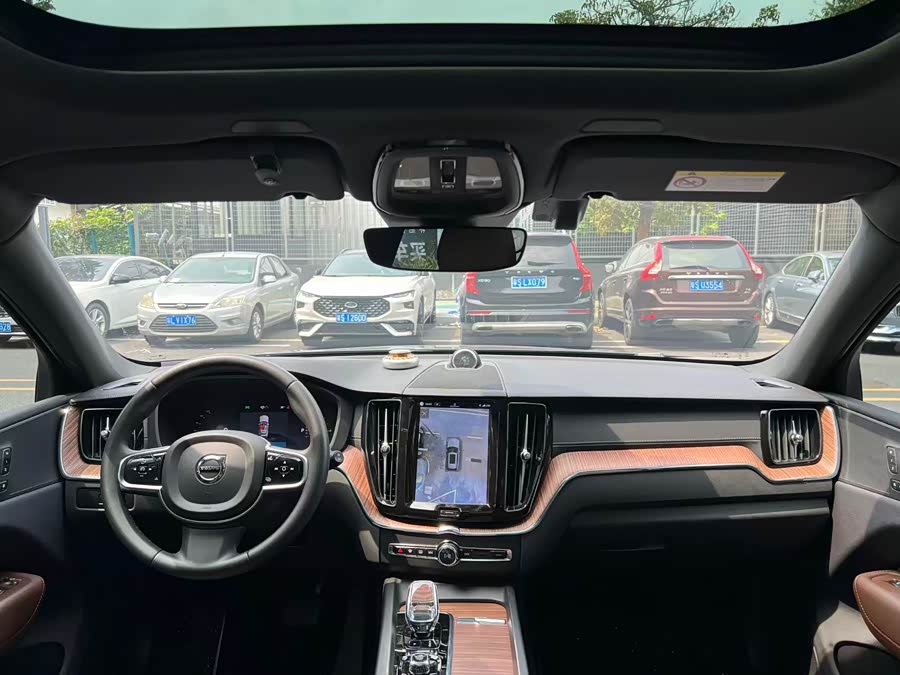 Volvo XC60 Plug-In Hybrid 2024