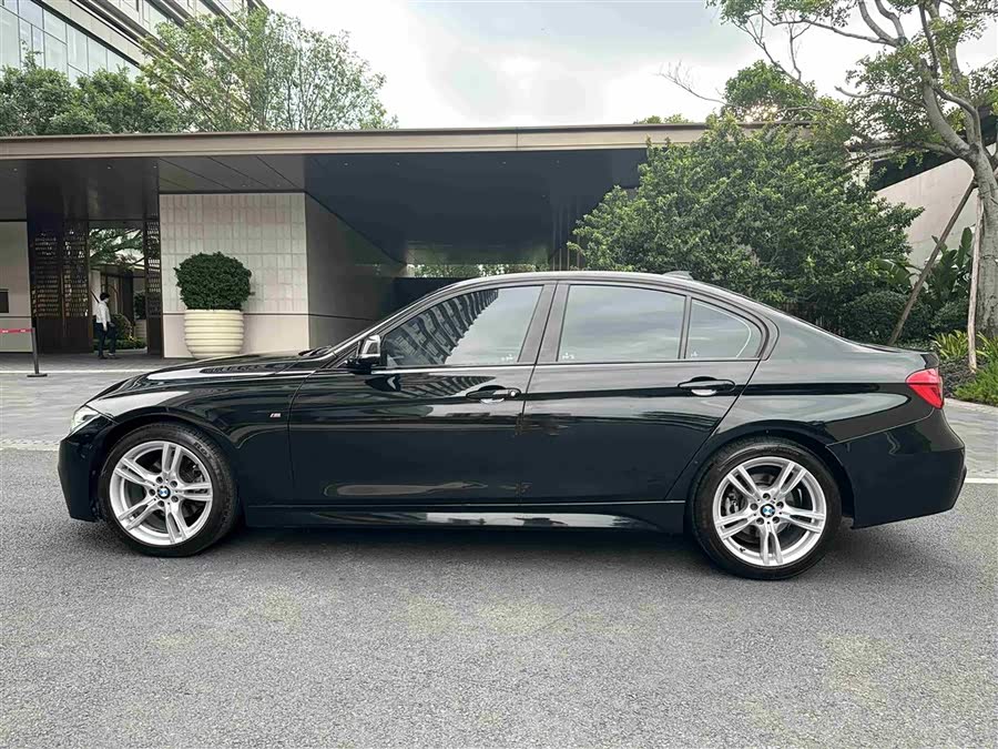BMW 3 Series 2017 — фото 11