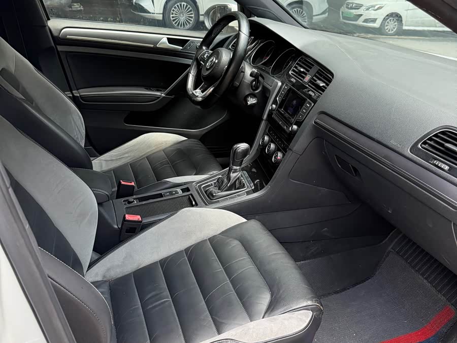 Volkswagen Golf 2016