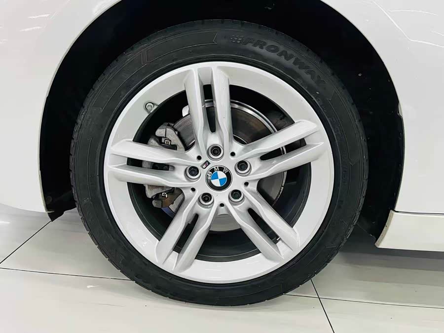 BMW 1 Series 2022 — фото 13