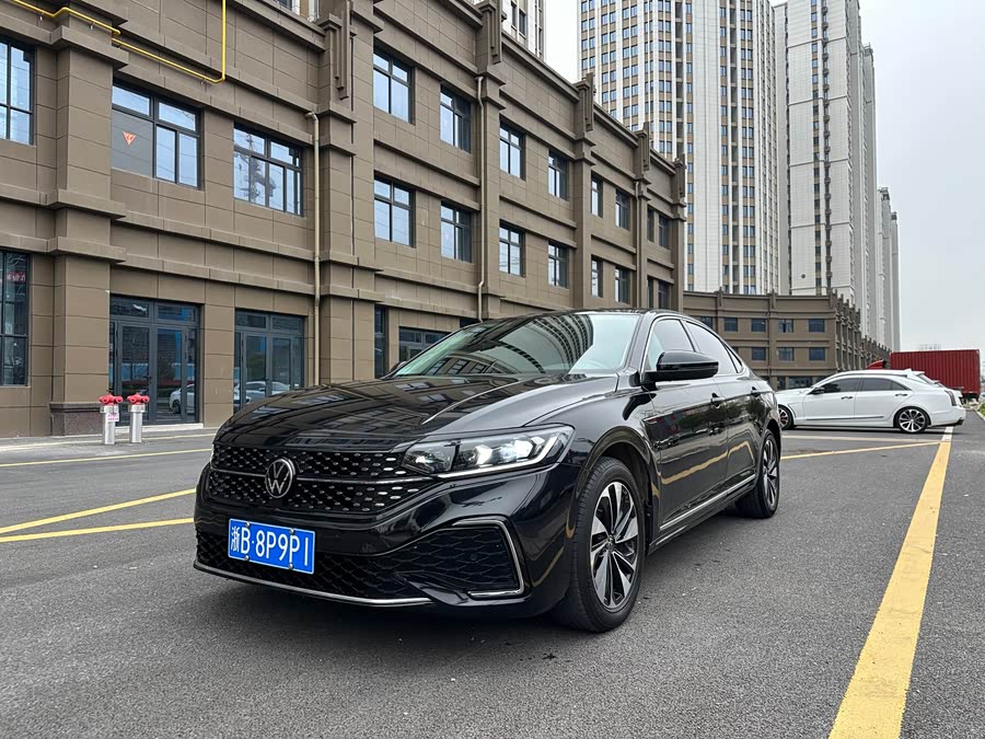 Volkswagen Passat 2023