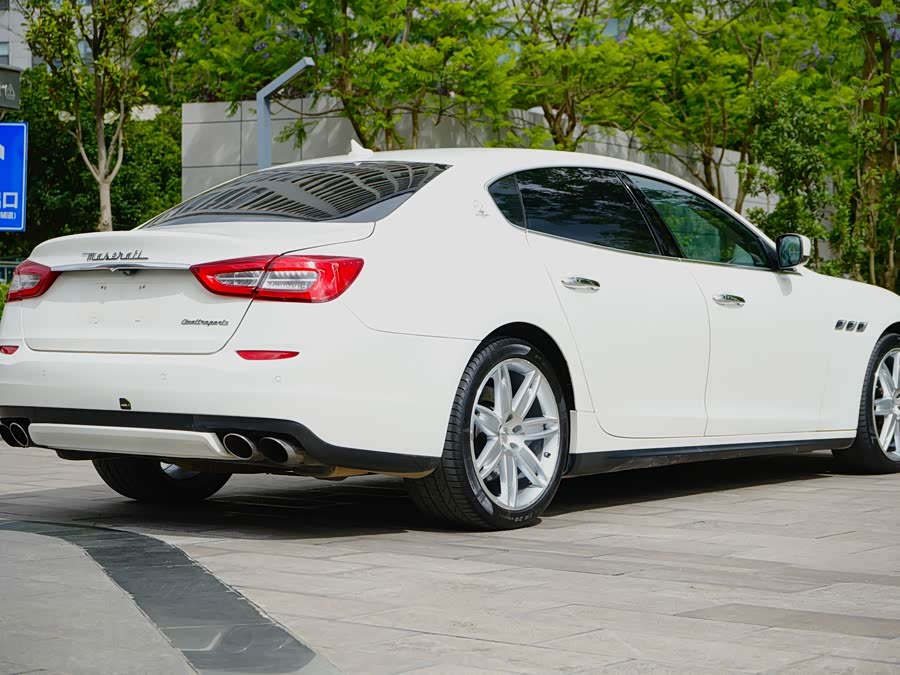 Maserati Quattroporte 2013