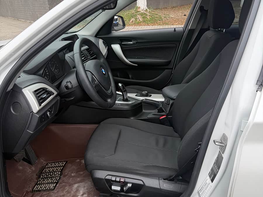 BMW 1 Series 2016 — фото 11