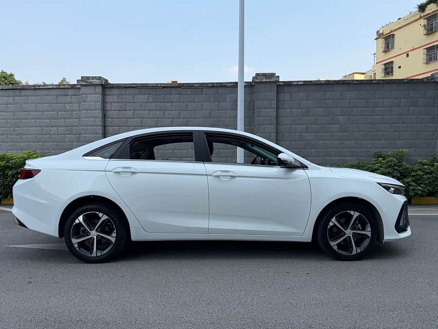 Geely Emgrand L 2022 — фото 14