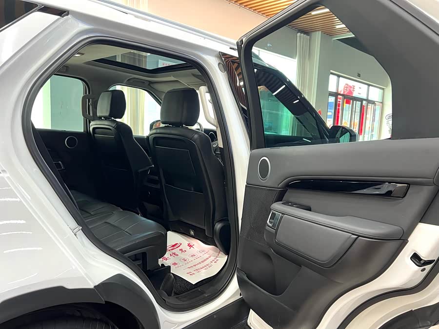 Land Rover Discovery 2019 — фото 12
