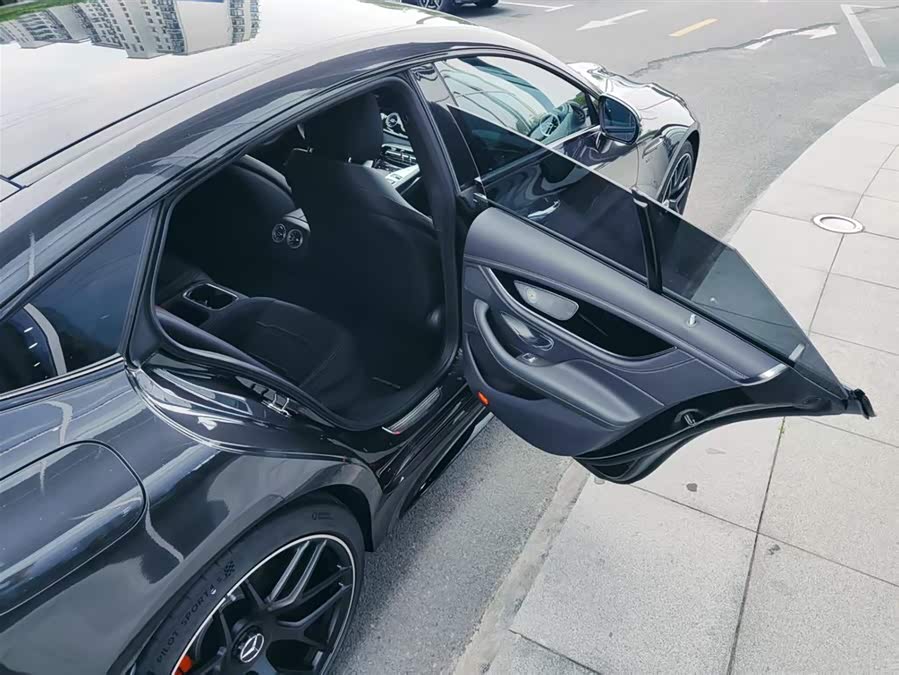 Mercedes-Benz AMG GT 2025 — фото 18