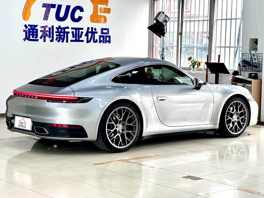 Porsche 911 2023
