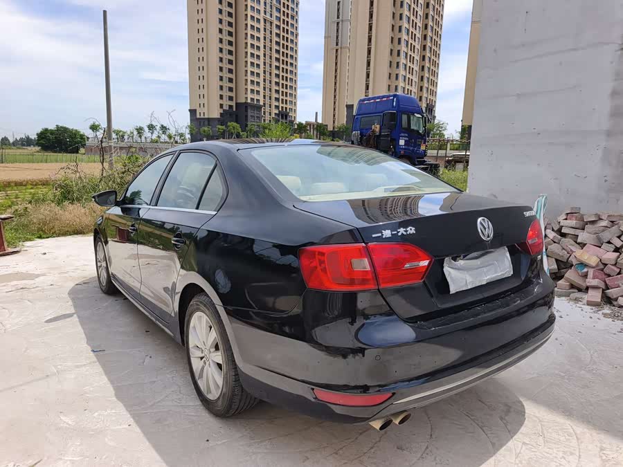 Volkswagen Sagitar 2014