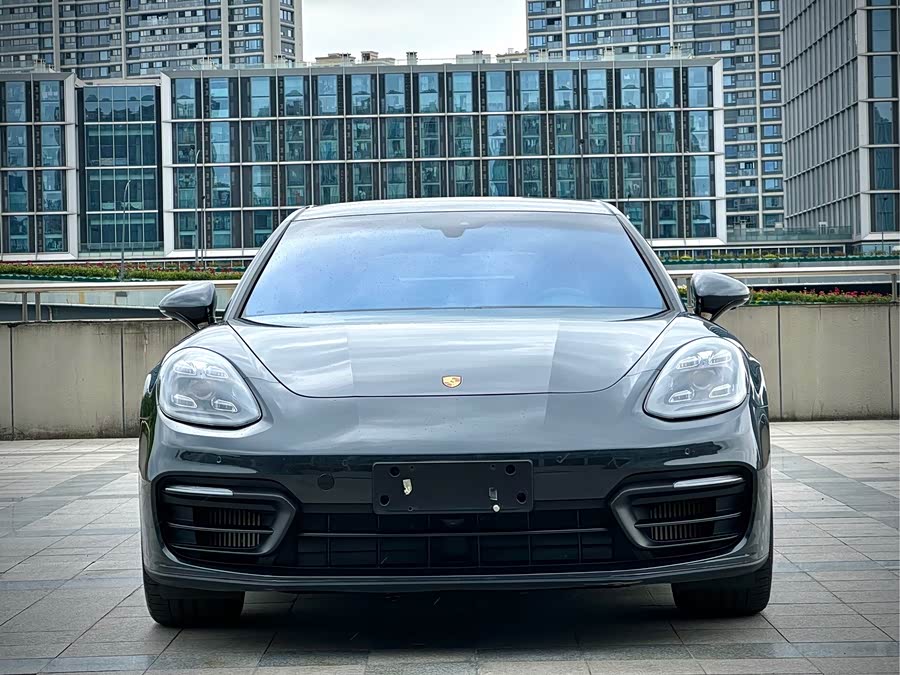Porsche Panamera 2021