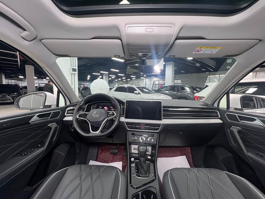 Volkswagen Tiguan L 2023 — фото 18