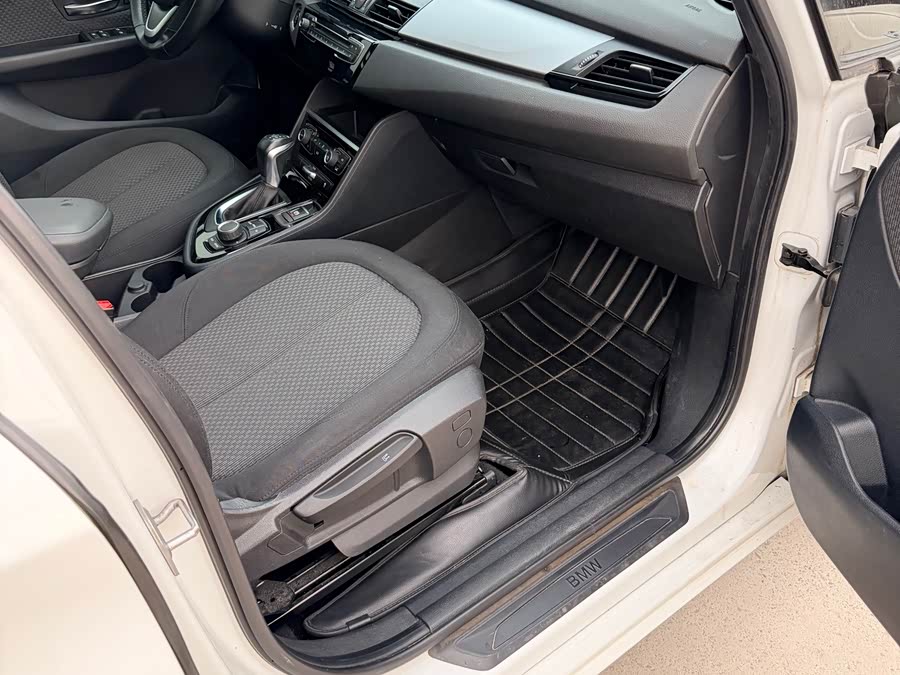 BMW 2 Series Wagon 2015 — фото 8