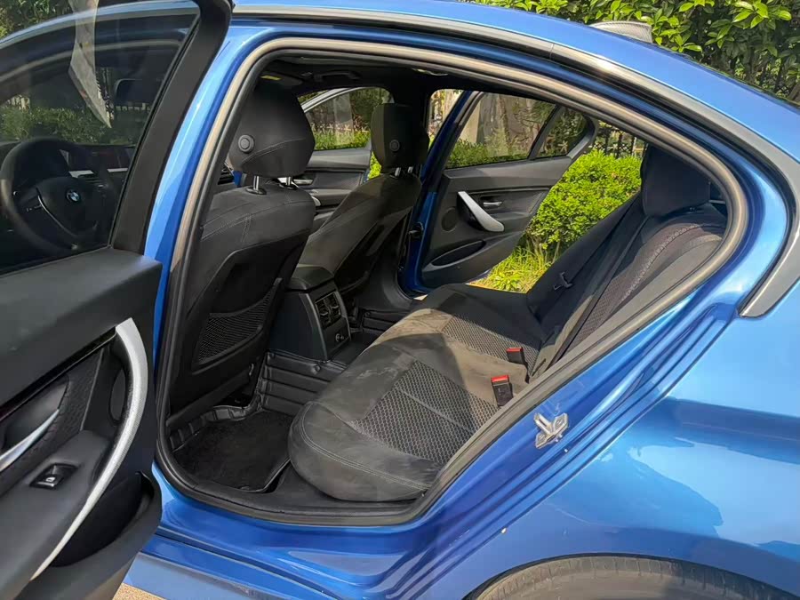 BMW 3 Series 2017 — фото 10