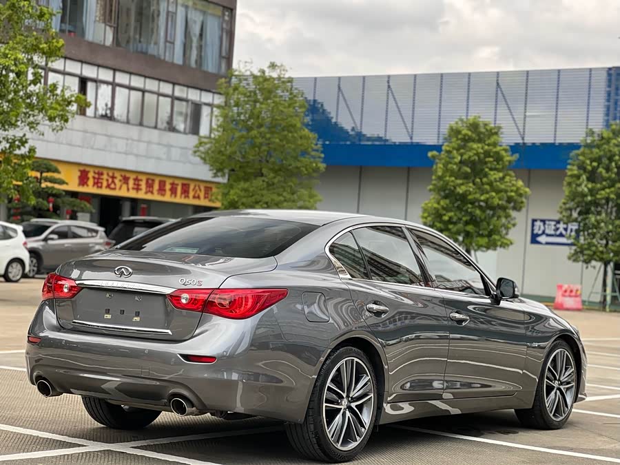 Infiniti Q50 2014
