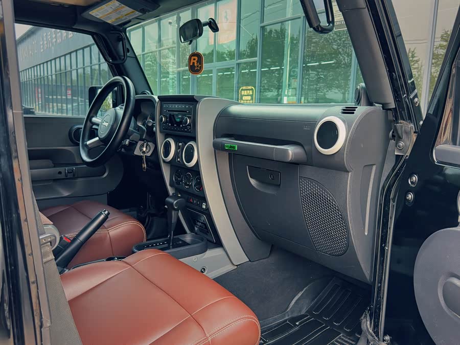Jeep Wrangler 2008 — фото 23