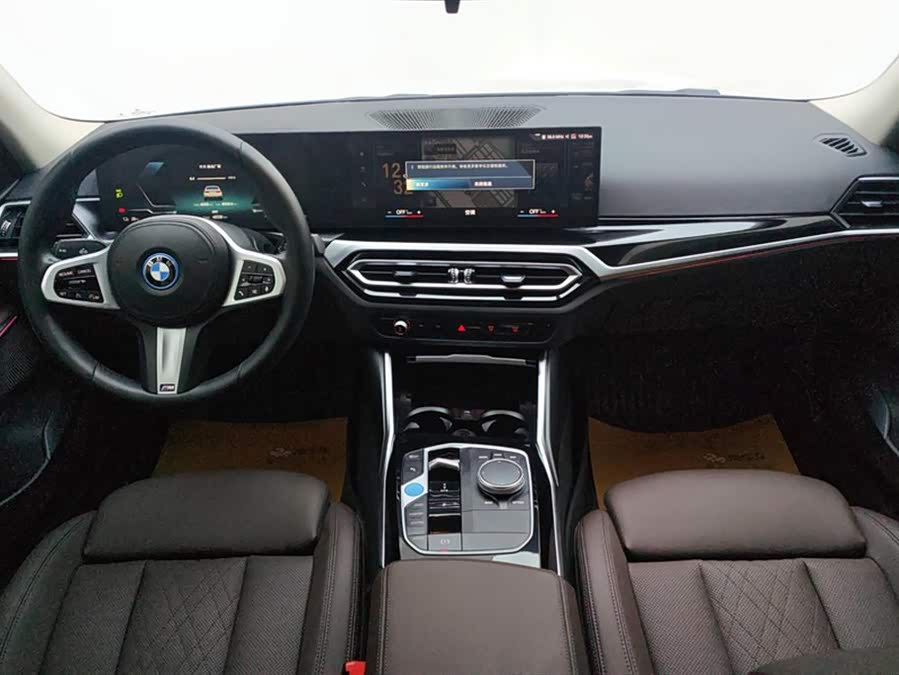 BMW i3 2022 — фото 12