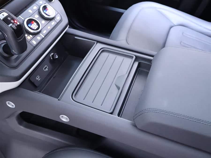 Land Rover Defender 2022 — фото 12