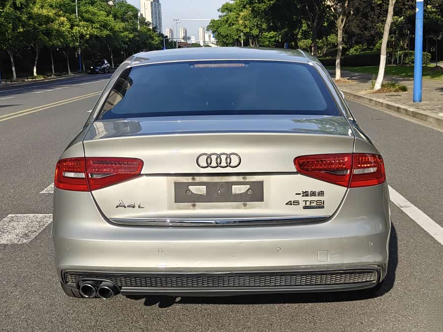 Audi A4L 2016