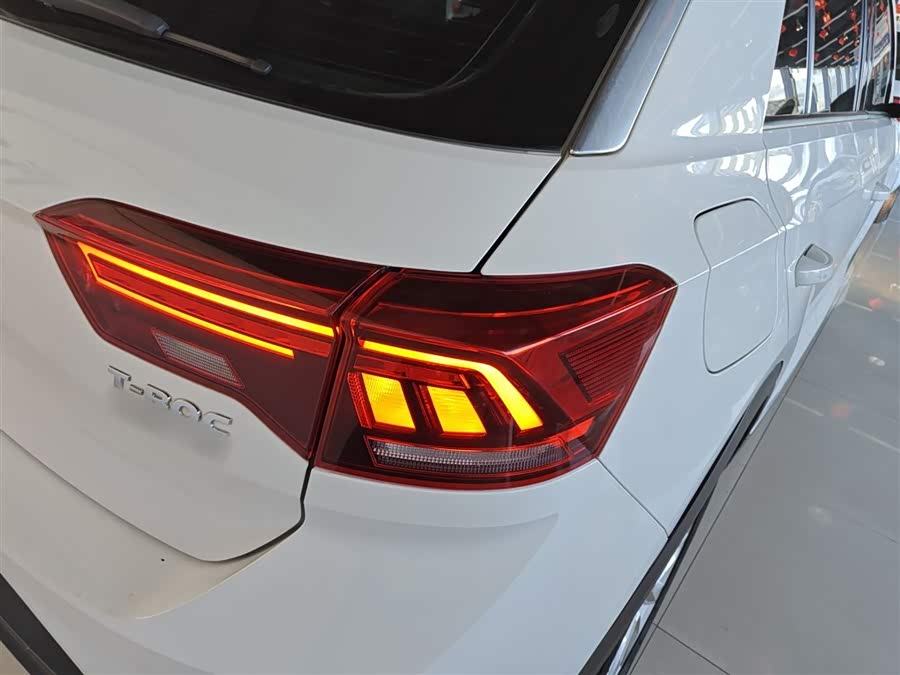 Volkswagen T-Roc 2018 — фото 24