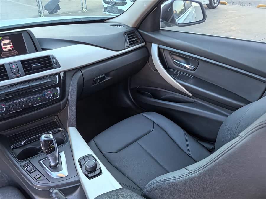 BMW 3 Series 2016 — фото 13