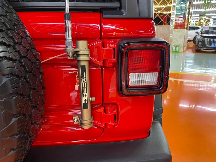 Jeep Wrangler 2019 — фото 31