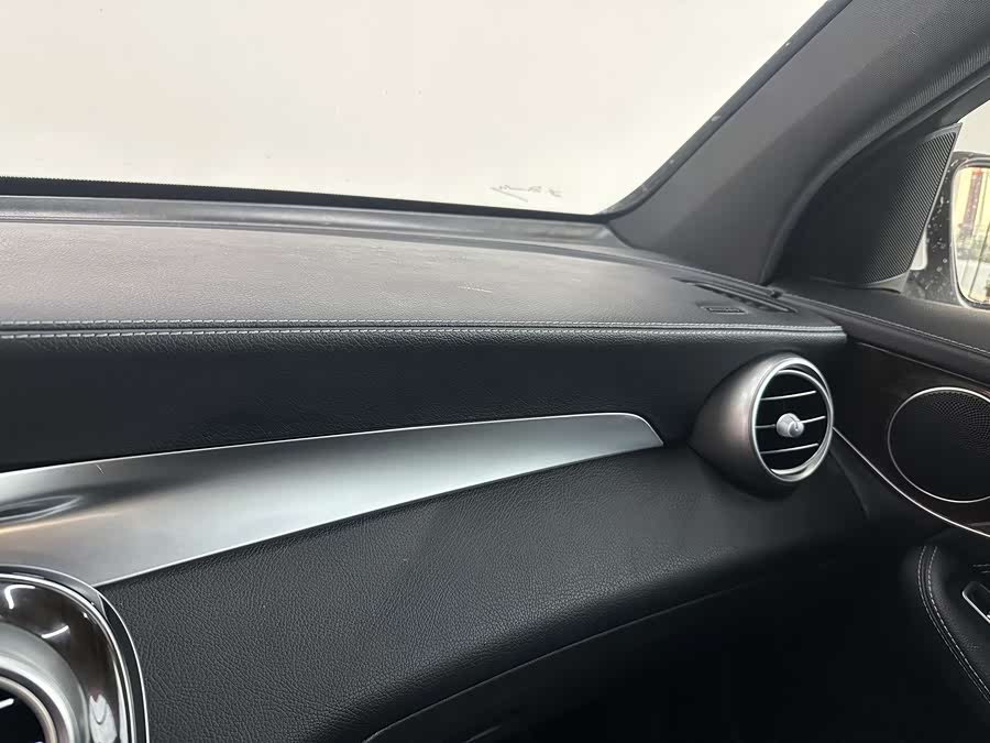 Mercedes-Benz GLC 2018 — фото 14