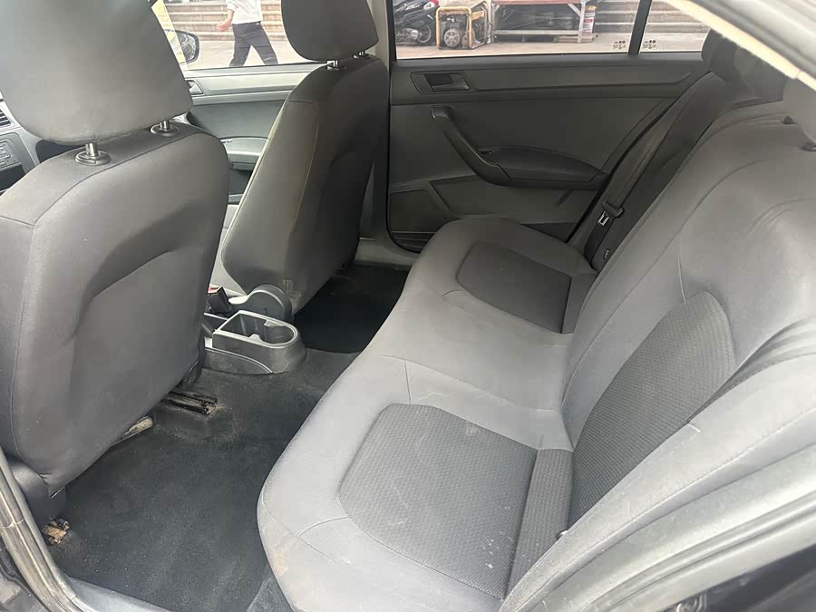 Volkswagen Santana 2015