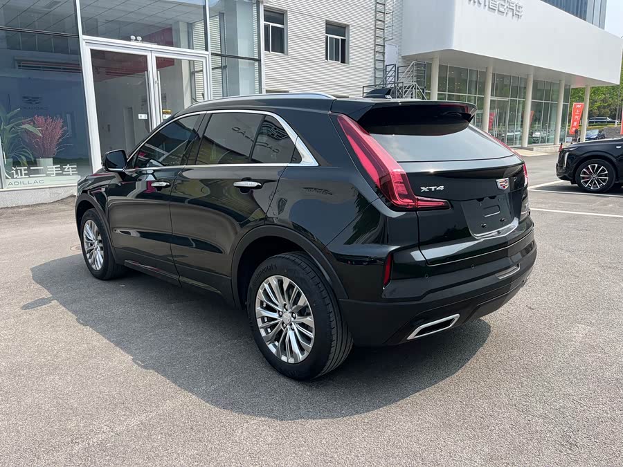 Cadillac XT4 2024 — фото 12