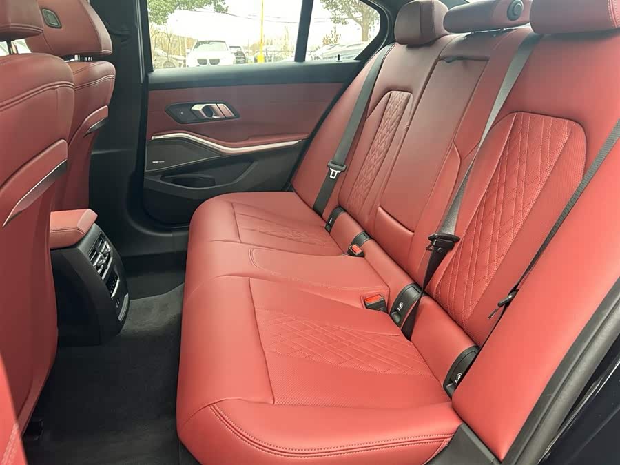 BMW 3 Series 2024