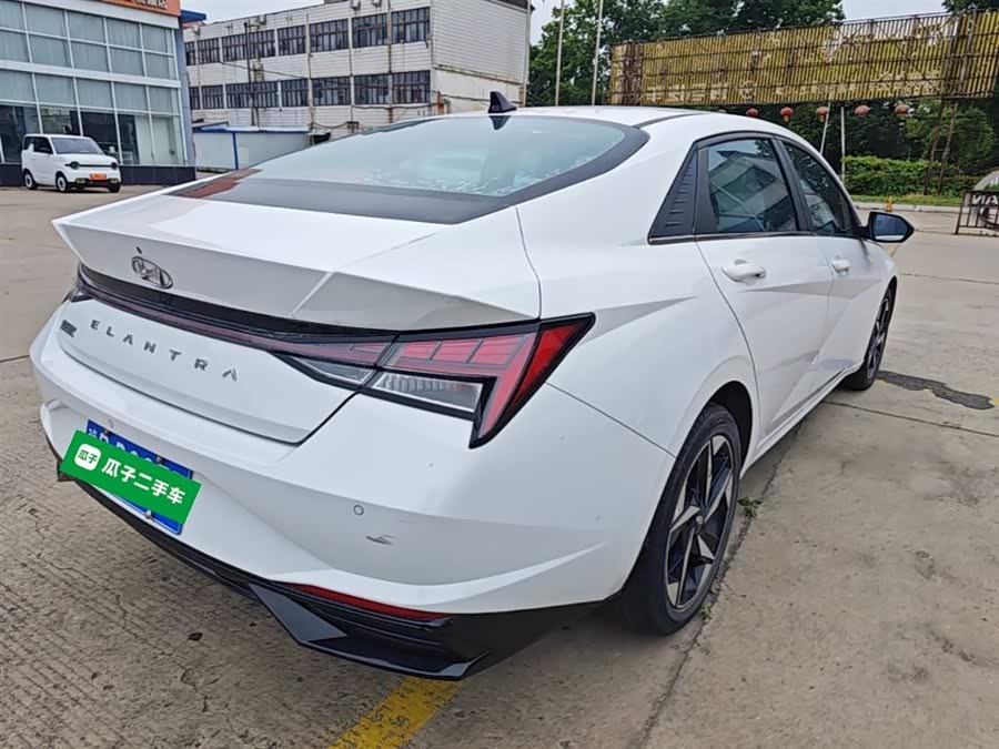 Hyundai Elantra 2022