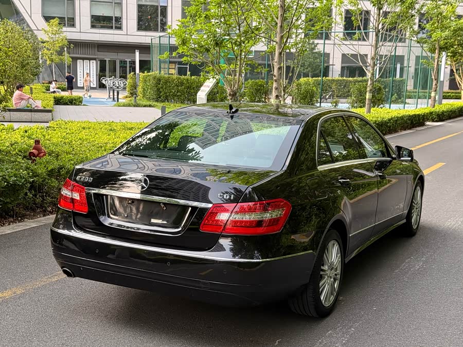 Mercedes-Benz E-Class 2010