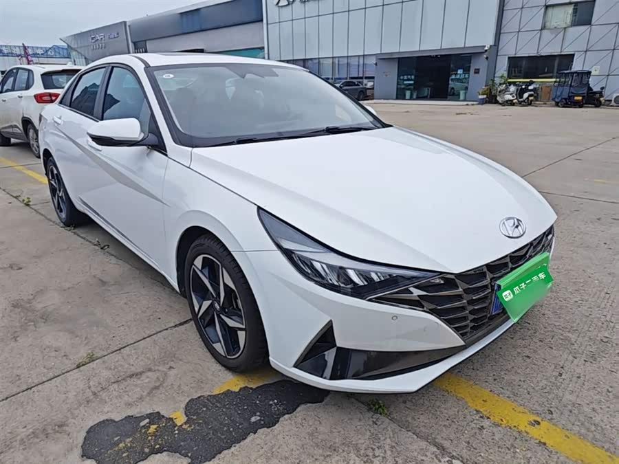 Hyundai Elantra 2022