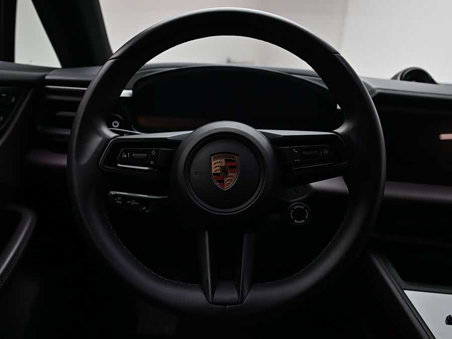 Porsche Macan New Energy 2024 — фото 11